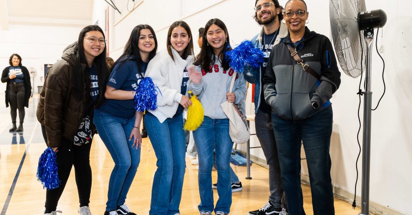 San Diego Mesa College Ha Ahorrado a los Estudiantes Más de $4 Millones de Dólares a Través de Iniciativas de Costo Cero de Libros de Texto