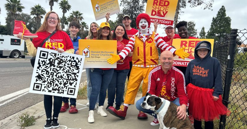 El 15º Día Anual del Zapato Rojo Recauda $165,000 para la Casa Ronald McDonald de San Diego