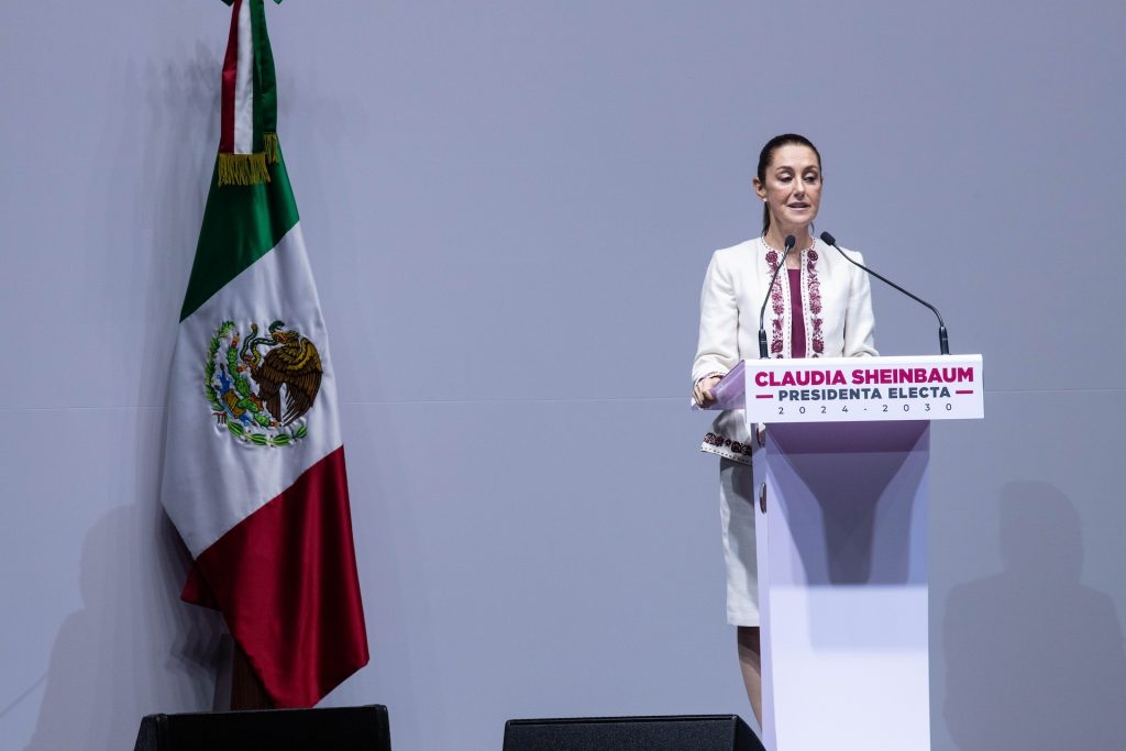 Claudia Sheinbaum Asume el Cargo como la Primera Presidenta de México en una Inauguración Histórica